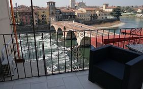 Theater Verona Luxury Apartment